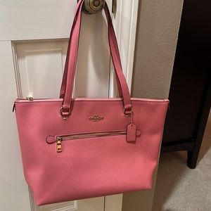 Coach Gallery Tote Pink